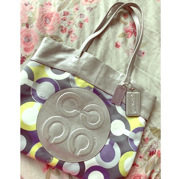 Coach Handbags - Coach Julia Op Art Scarf Metallic Tote! 💜💛💚